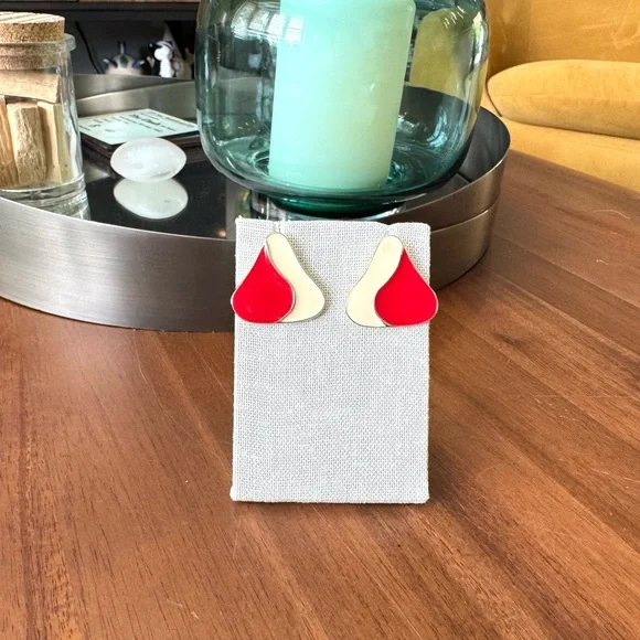 Vintage Red and Cream Enamel Metal Earrings - Picture 5 of 6